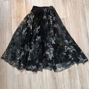 (NWT) Maxi Full Skirt with Waistband, size M